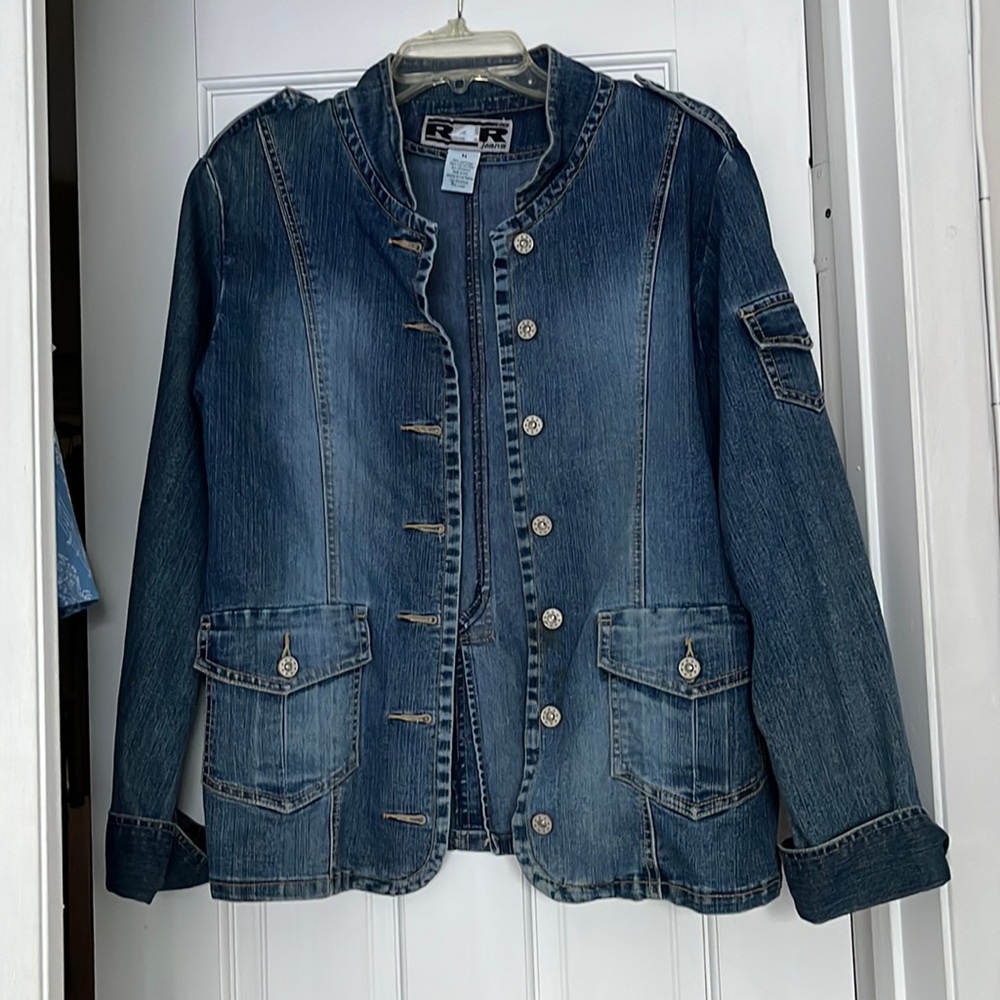 Very nice woman jeans jacket.